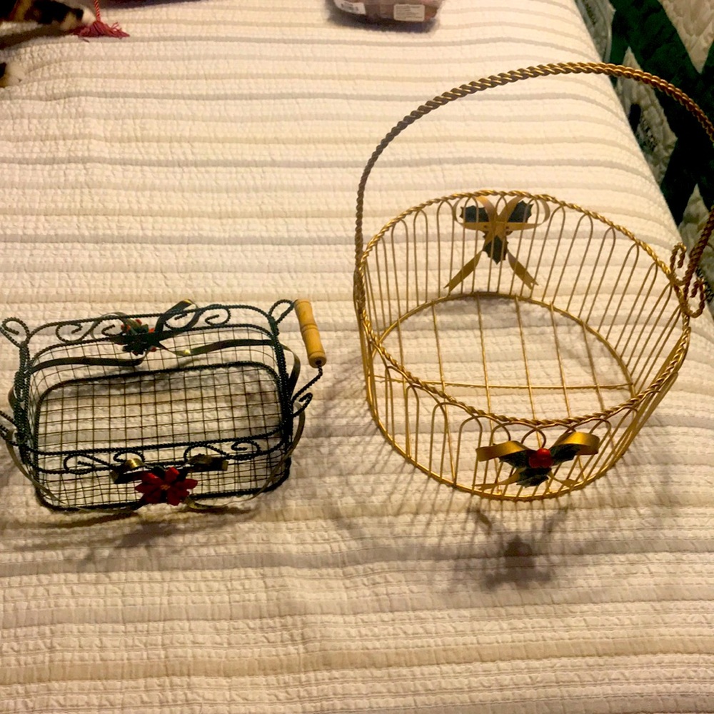 Baskets Wire Christmas Baskets set of 2
